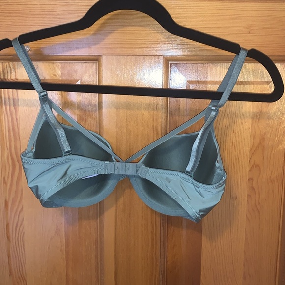 Victoria's Secret Bra, Lined, Demi-Buste Double, Underwired, Smooth, Size: 34D - Picture 2 of 3